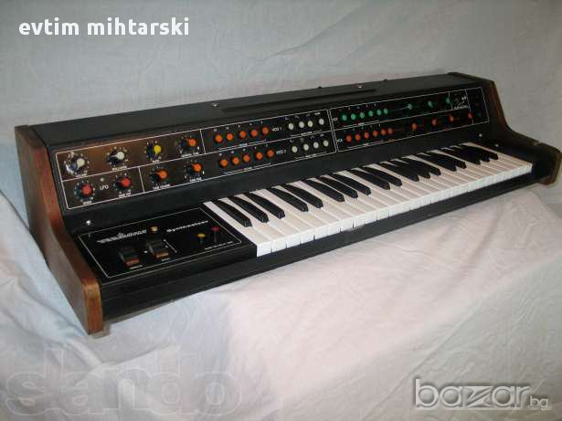 Търся два синтезатора на Vermona