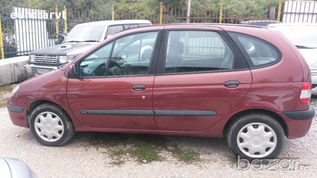 на части Renault Scenic 1,6i, снимка 3 - Автомобили и джипове - 12213935