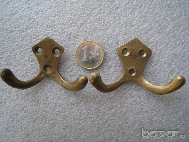 Стари месингови закачалки два броя
