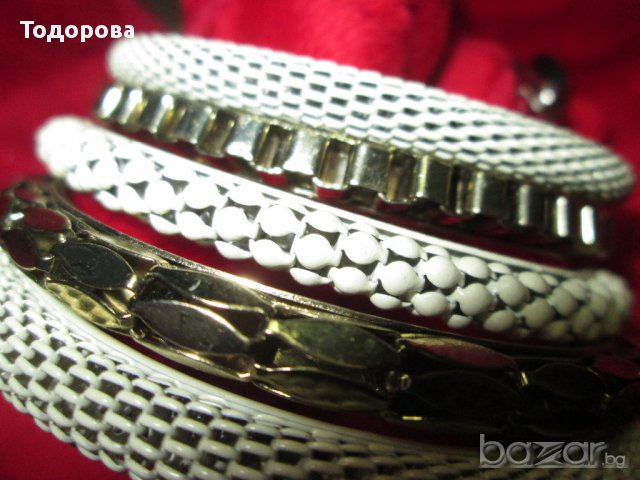 Комплект колие и пет гривни, снимка 3 - Бижутерийни комплекти - 12489118