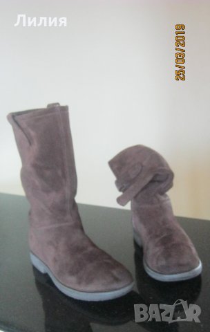 Пролетни ботуши Clarks UK 2,5  EUR 35, естествен велур, снимка 2 - Детски обувки - 24812084