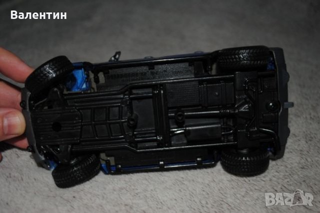 Метална количка Hummer H2 в мащаб 1:27, снимка 6 - Колекции - 22220714