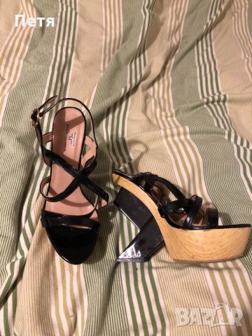 Екстравагантни черни сандали , снимка 2 - Дамски обувки на ток - 24841950