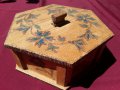 Голяма Дървена Пирографирана Кутия за Бижута, снимка 1 - Антикварни и старинни предмети - 16364764