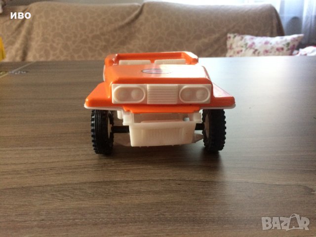 Детски играчки механизирани от соца.