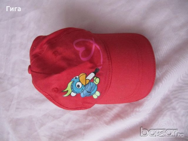 Червена шапка с козирка, снимка 2 - Шапки, шалове и ръкавици - 18589285