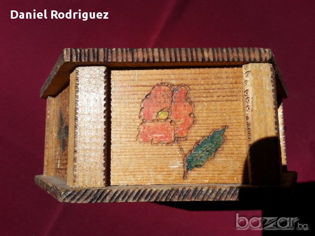 Голяма Дървена Пирографирана Кутия за Бижута, снимка 4 - Антикварни и старинни предмети - 16364764