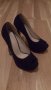 Стилни черни велурени обувки на  ток с платформа, снимка 1 - Дамски обувки на ток - 19192623