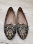 Дамски обувки със златен мотив 36 номер, снимка 3