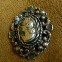 Бароков сребърен медальон, снимка 2 - Колекции - 24277424