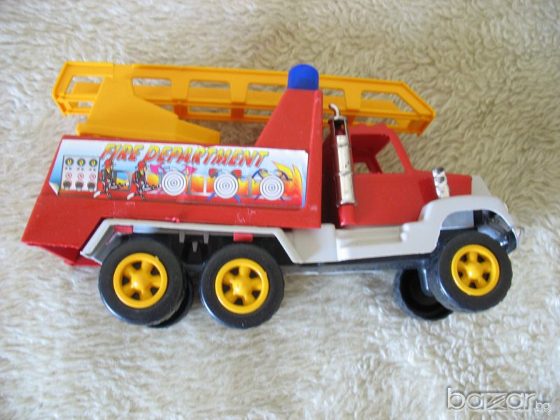 Пожарна кола - пластмасова, снимка 1