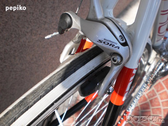 Продавам колела внос от Германия  шосеен велосипед Tretwerk 28 цола карбонова вилка Shimano 105 , снимка 2 - Части за велосипеди - 10101348