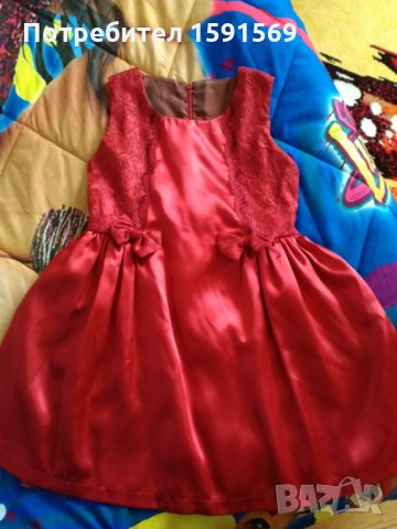 Червена детска рокличка