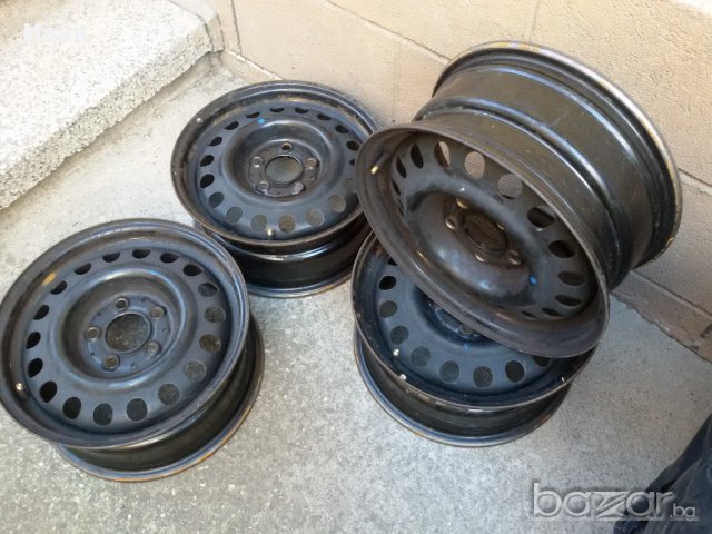 Джанти Мерцедес 15 цола, снимка 3 - Гуми и джанти - 16249215