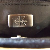 Calvin Klein оригинална малка черна чантичка, снимка 6 - Чанти - 18909261