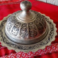 Стар османски сахан с гравюри , снимка 4 - Антикварни и старинни предмети - 20626723