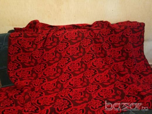 Продавам вълнен килим , завивка за легло, снимка 2 - Килими - 19856651