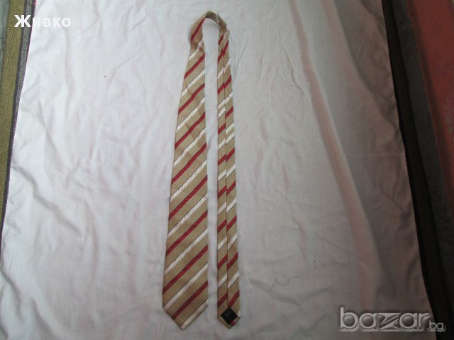 BURBERRY копринена вратовръзка.