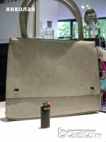 светло-сива чанта