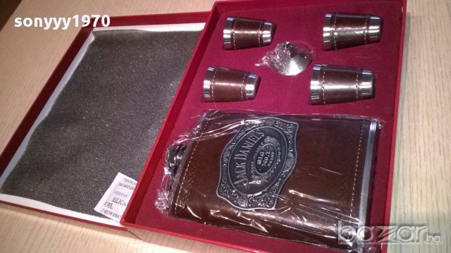 Jack daniels нов подаръчен комплект-24/18/4см-внос швеицария, снимка 8 - Антикварни и старинни предмети - 16341229