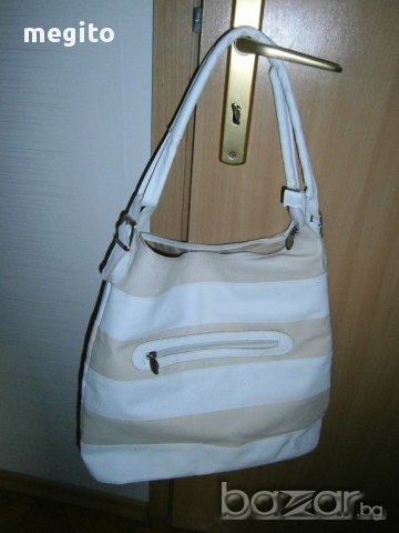 Нова дамска бяла чанта, снимка 4 - Чанти - 16220589