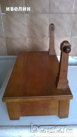 стара дървена тоалетка, снимка 3 - Антикварни и старинни предмети - 14238295