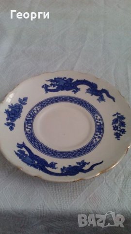 Порцелан чиния, снимка 1 - Чинии - 25489351