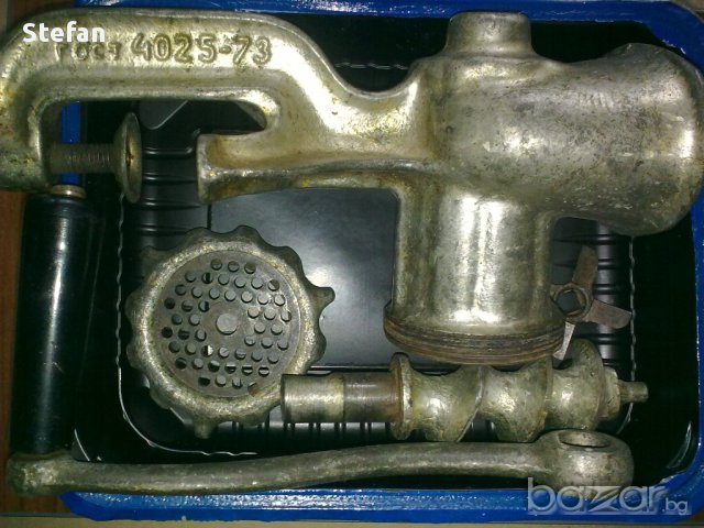 Ръчна машинка за месо