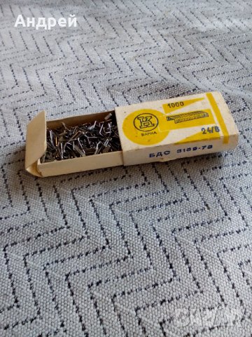 Стара кутия с телчета за телбод, снимка 3 - Антикварни и старинни предмети - 23510185