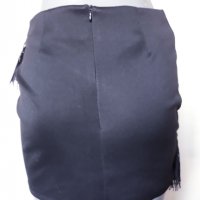 Черна къса пола с ресни С/М, снимка 4 - Поли - 24706748
