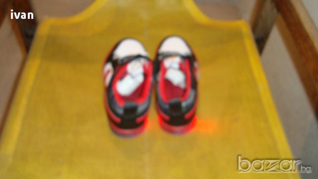 Светещи Маратонки Nike на едро и дребно реплика, снимка 2 - Детски маратонки - 8325974