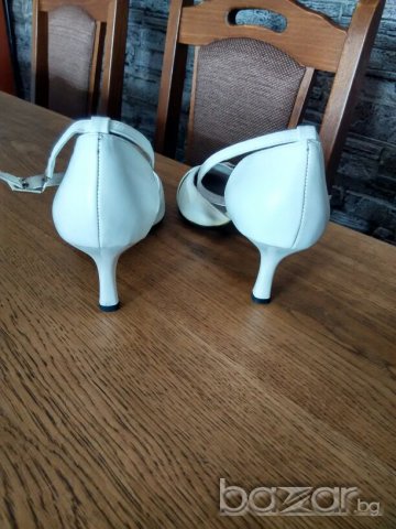 Обувки, снимка 3 - Дамски обувки на ток - 19714931