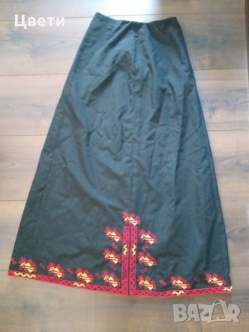 Бродирана пола от народна носия , снимка 2 - Антикварни и старинни предмети - 25863435