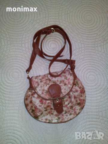 Малка дамска чанта, снимка 1 - Чанти - 21988125