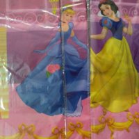 3 Принцеси Снежанка Пепеляшка Белл и Аурора Аврора найлонова покривка за парти рожден ден, снимка 1 - Покривки за маси - 21923118