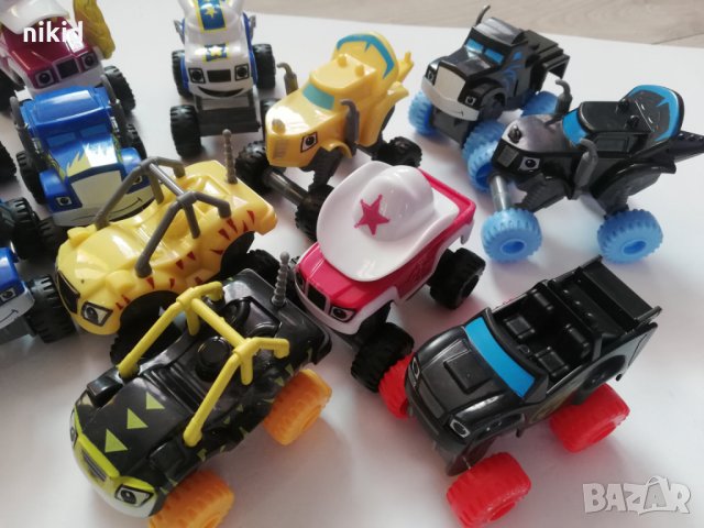  Blaze Monster Machines Машините на Пламъчко колички пластмасова фигурка играчка игра и украса торта, снимка 3 - Фигурки - 25153556