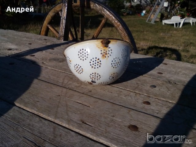 Емайлиран гевгир, снимка 2 - Антикварни и старинни предмети - 19301424