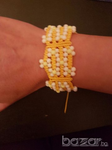 Гривна маргаритки ръчна изработка, снимка 3 - Гривни - 19333275