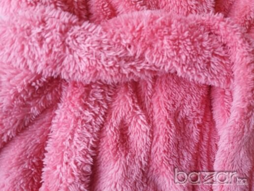 Плюшен детски халат в розово размер 104/110, снимка 4 - Хавлии и халати - 20282078