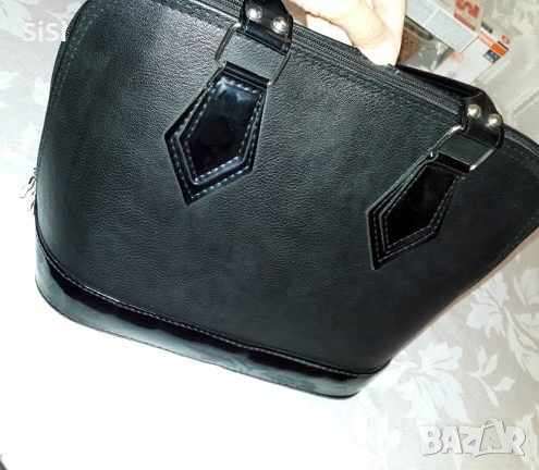 Нова Чанта лак и кожа, снимка 2 - Чанти - 24417091