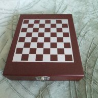 Комплект за вино+шах в подаръчна кутия, снимка 3 - Кутии за храна - 14513497