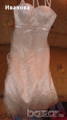 Рокля в отлично състояние и подарък