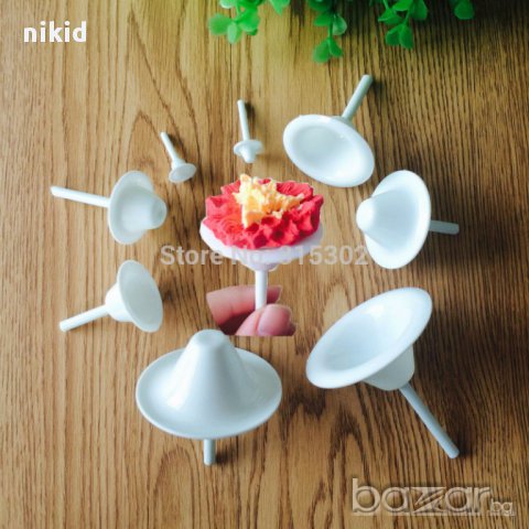 пласмасови 6 бр фунийки тип пирони кала лилия за украса декор торта , снимка 2 - Форми - 15867398