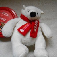 Плюшена мечка ,значка и кутия Кока кола Coca Cola , снимка 6 - Колекции - 20836439