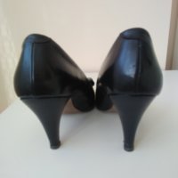 Дамски обувки от естествена кожа, номер 37 в перфектно състояние, снимка 2 - Дамски обувки на ток - 25478017