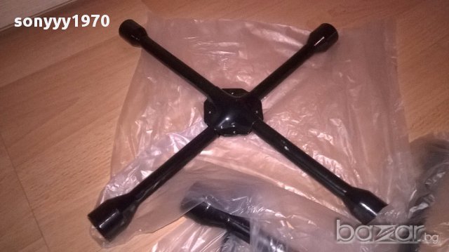 Нов ключ за гуми 35х35см-17/19/21/23мм, снимка 5 - Аксесоари и консумативи - 17592646