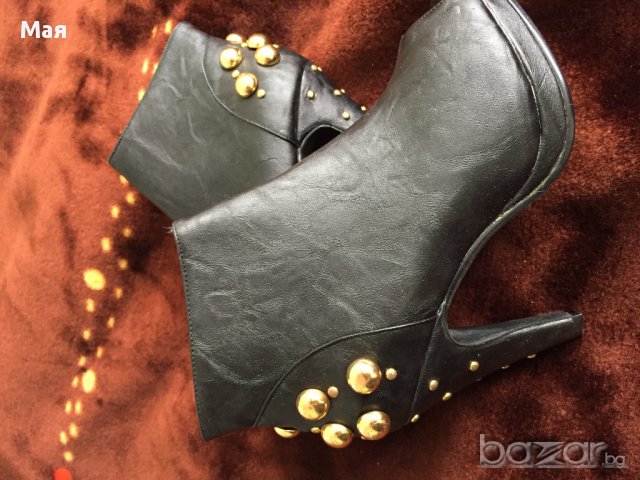 Отворени черни боти със златисти елементи. Размер 36,37, снимка 2 - Дамски боти - 13940392
