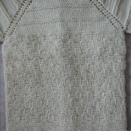 Нова ръчно плетена жилетка - ръст до 92 см, снимка 6 - Жилетки и елечета за бебе - 12341273