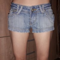 Къси дънкови панталонки, снимка 1 - Къси панталони и бермуди - 21997661