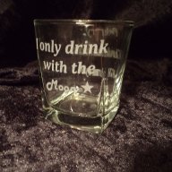 Гравирани чаши за уиски, снимка 12 - Ръчно изработени сувенири - 14516918